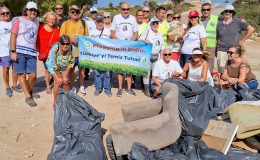 Didim’de Belediye ile Plogging in Didim üyeleri temizlik yaptı