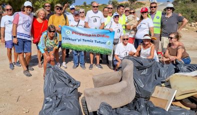 Didim’de Belediye ile Plogging in Didim üyeleri temizlik yaptı