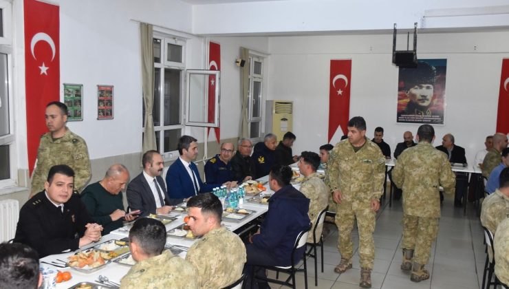 Didim protokolü, Garnizon komutanlığının iftar yemeğinde biraraya geldi